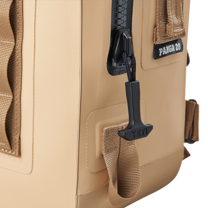 YETI Panga® Zaino impermeabile da 28 L Tan